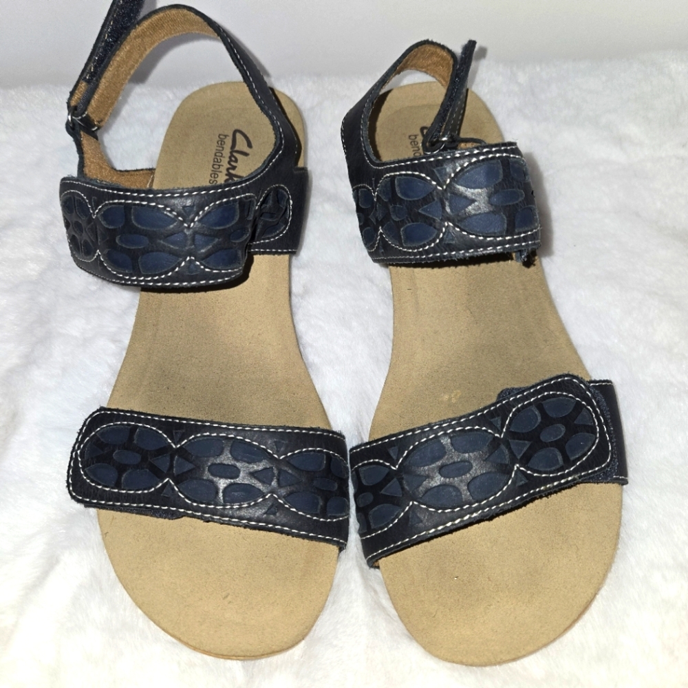 Clarks Bendables Wedge Sandals – Navy Leather Cutout Detail Comfort Size 8